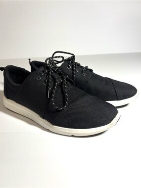 TOMS Women’s Black and White Canvas Casual Sneakers, Sz 9, like new